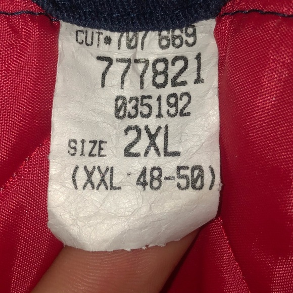 Never worn,covers full body,pockets & sippers for limbs, use of ur a farm boy - Picture 5 of 6